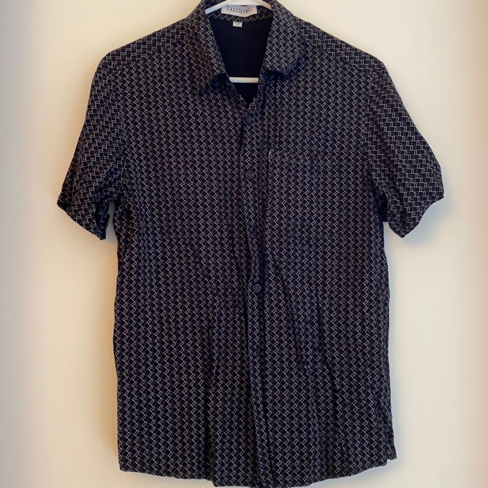 Men’s black button up shirt sleeves vintage Medium